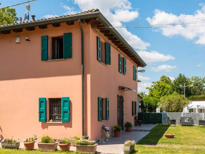 Casa con 6 locali in vendita in Minerbio