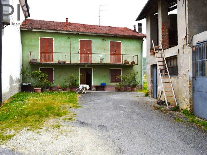 Casa con 6 locali in vendita in regione doti, Terzo