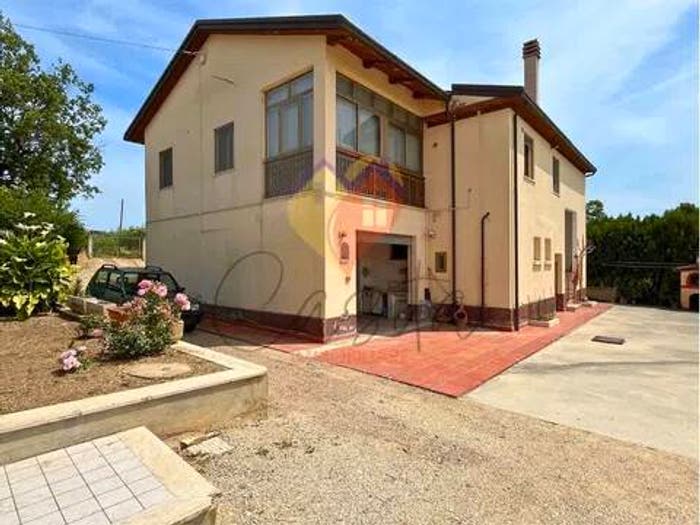 Casa con 6 locali in vendita in Contrada Montetinello, Monteprandone