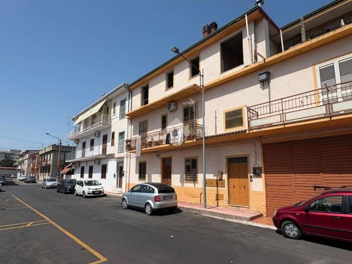 Casa quadrilocale in vendita in Via Guglielmo Pepe, Centro, Botricello