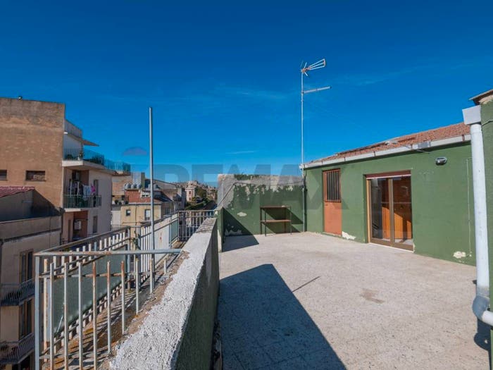Casa con 5 locali in vendita in via madonna della via, Centro, Caltagirone
