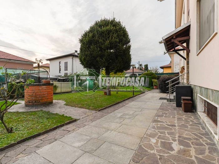 Appartamento trilocale in vendita in Via Belvedere, Villanova, Bernareggio