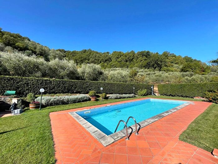 Casa con 5 locali in vendita in Via Ville, Serravalle Pistoiese