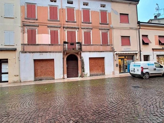 Casa con 6 locali in vendita in Centro, Novi di Modena