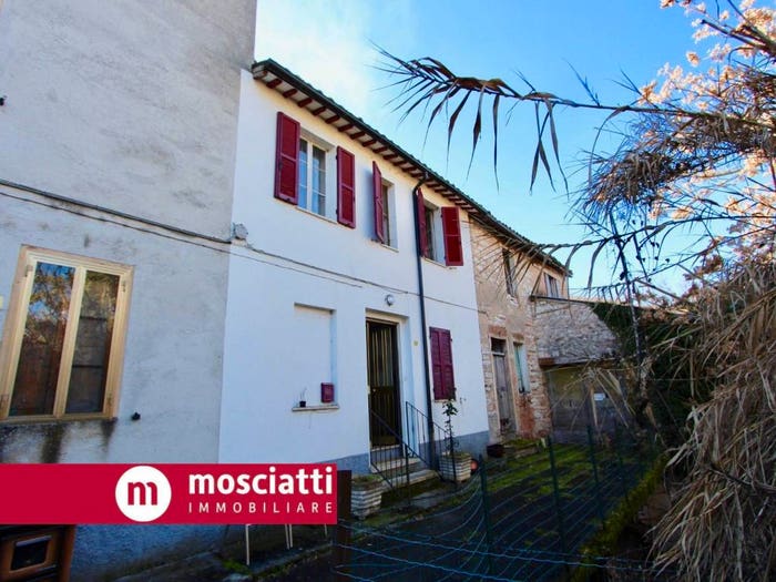 Casa con 6 locali in vendita in Frazione Rocchetta Bassa, Fabriano