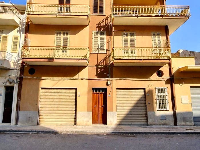 Appartamento con 6 locali in vendita in Via Generale Armando Diaz, Centro, Bagheria