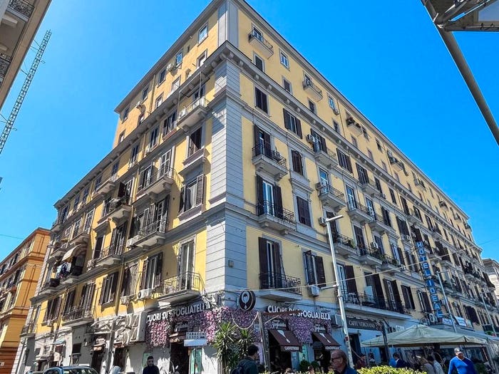 Appartamento quadrilocale in vendita in Piazza Giuseppe Garibaldi, Garibaldi Ferrovia, Napoli
