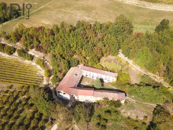 Casa con 6 locali in vendita in regione infermiera, Bubbio