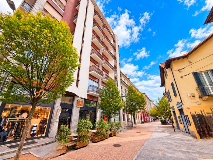 Appartamento trilocale in affitto in Via Giacomo Puccini, Centro, Varese