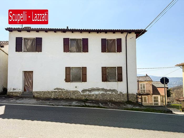 Casa con 6 locali in vendita in Via Pietro Mazza, Centro, Varzi