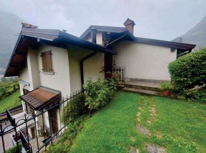 Appartamento trilocale in vendita in Via Antonio Locatelli, Centro, Ardesio