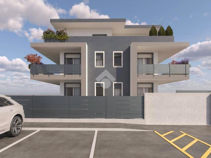Appartamento quadrilocale in vendita in Via Monte Grappa, Centro, Limbiate