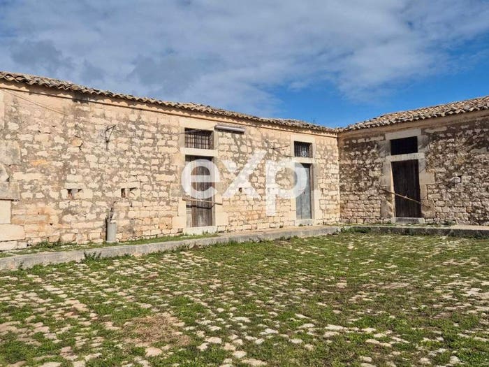 Casa con 6 locali in vendita in Zappulla, Modica
