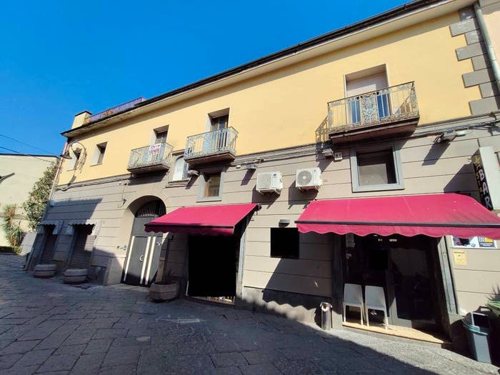 Appartamento con 6 locali in vendita in Via Iovara, Casagiove