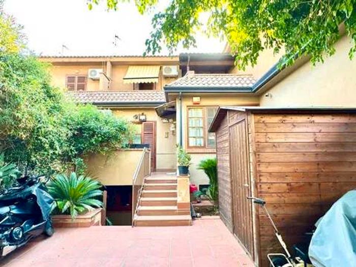 Casa con 6 locali in vendita in Via Delle Naiadi, Sferracavallo Barcarello, Palermo