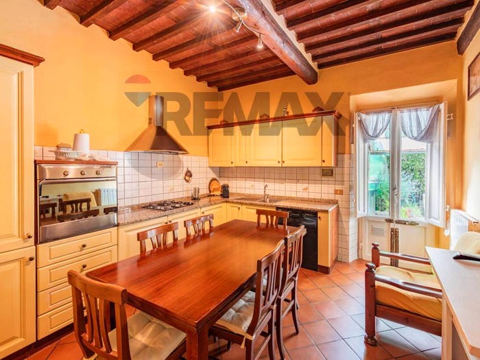 Casa con 6 locali in vendita in Mutigliano Torre, Lucca