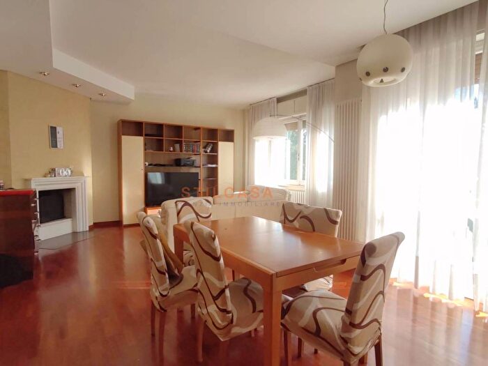 Appartamento con 5 locali in vendita in Cattabrighe Vismara, Pesaro