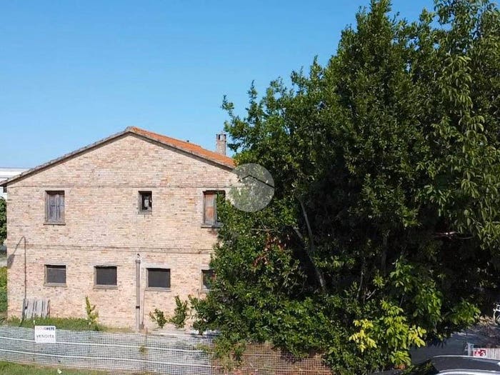 Casa trilocale in vendita in Via del commercio, Zona Industriale di Scerne, Pineto