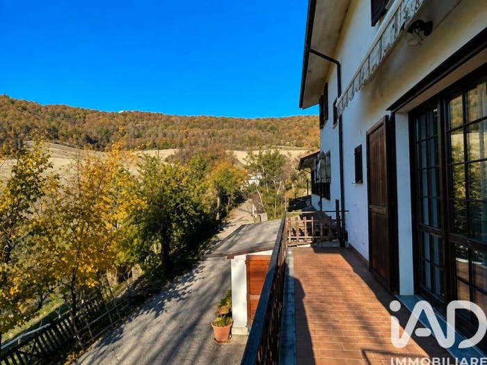 Casa con 6 locali in vendita in Frazione San Paolo, Rocca Susella