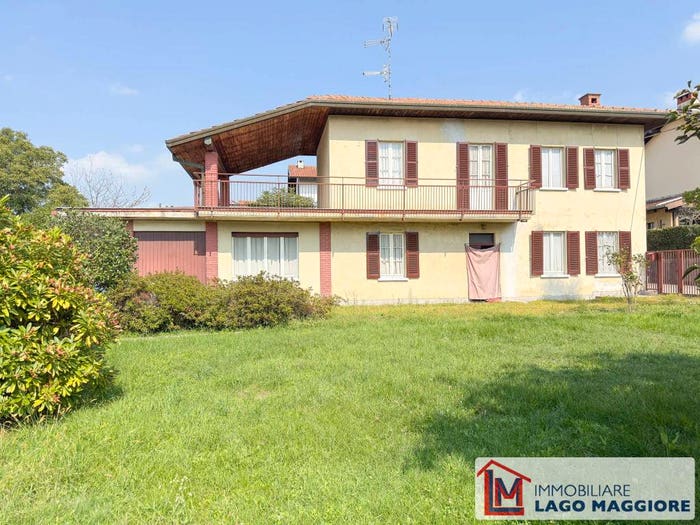 Casa quadrilocale in vendita in Via Nazario Sauro, Centro, Taino