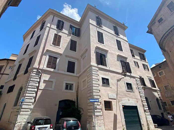 Appartamento con 6 locali in vendita in Piazza Margana, Largo Argentina, Roma