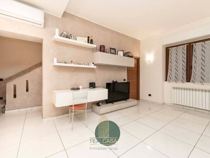 Appartamento quadrilocale in vendita in Via Palestrina, Cesano Maderno