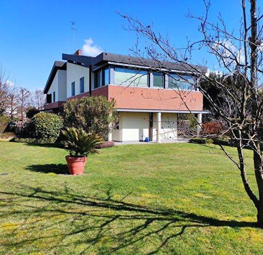 Casa con 6 locali in vendita in Via Vincenzo Gioberti, Favorita, Venezia