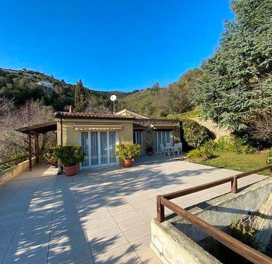 Casa con 6 locali in vendita in Strada Carrozzabile S Pietro, Ospedale, Sanremo