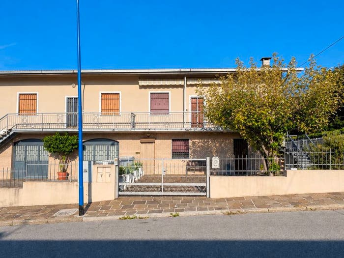 Casa con 6 locali in vendita in Via Giulio Bevilacqua, Centro, Concesio