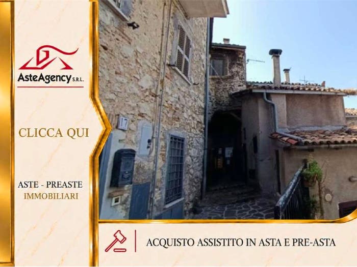 Casa trilocale in vendita in Via S Nicola, Pereto