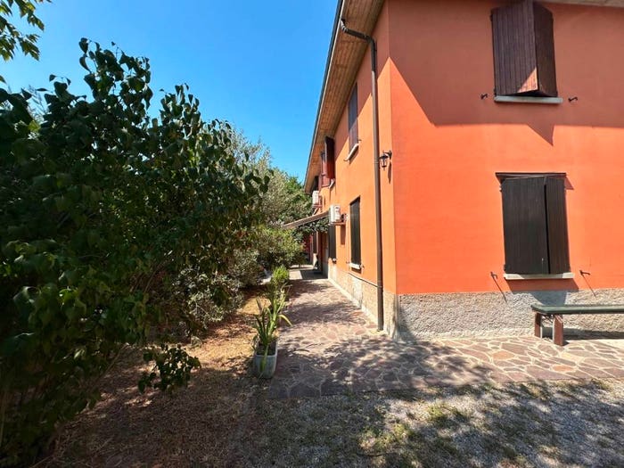 Casa con 6 locali in vendita in Via di Mezzo Ponente claderara, Calderara di Reno