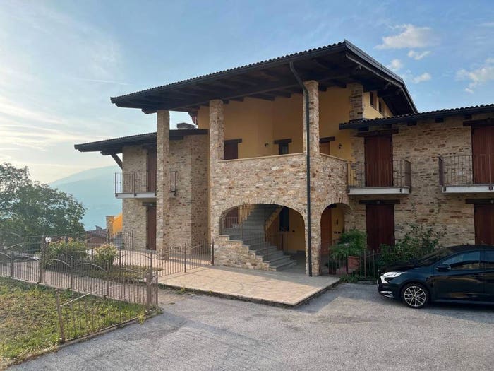 Appartamento trilocale in vendita in Via Roburent, San Giacomo, Roburent
