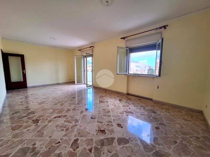 Appartamento quadrilocale in vendita in Piazza Trilussa, San Lorenzo, Palermo
