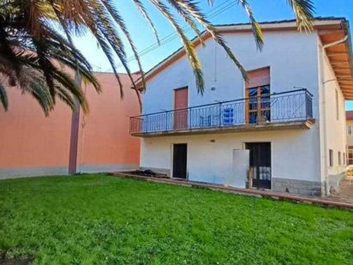 Casa con 5 locali in vendita in Via Brunetto Latini, Capalle La Villa Esselunga, Campi Bisenzio