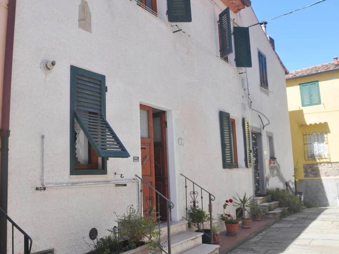 Appartamento quadrilocale in vendita in Via Cairoli, Castellina Marittima