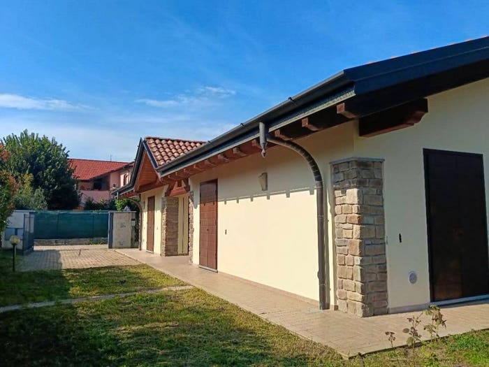 Casa bilocale in vendita in Via Trieste, Centro, Besozzo