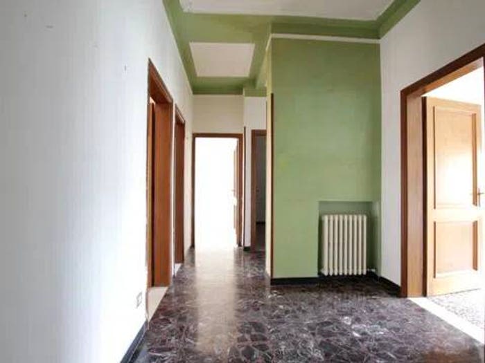Appartamento con 5 locali in vendita in Largo Usilia No Number, Centro, Poggibonsi