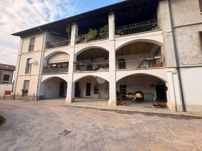 Appartamento trilocale in affitto in Via Ferrari, Centro, Gazzada Schianno