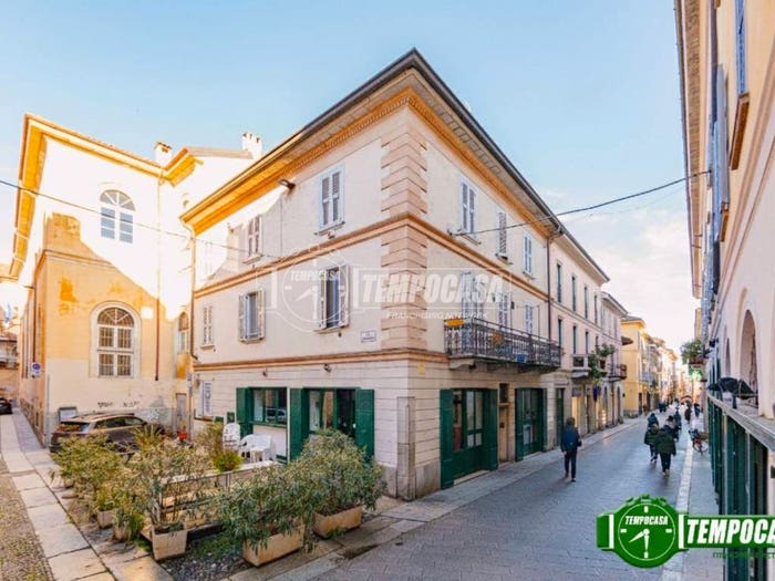 Appartamento quadrilocale in vendita in Corso Giuseppe Garibaldi, Centro Storico, Pavia