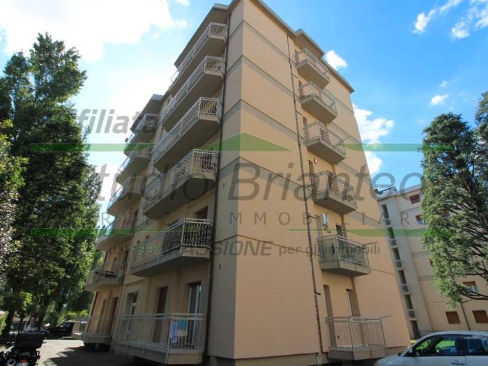 Appartamento trilocale in vendita in Via Giuseppe Mascherpa, Centro, Carate Brianza