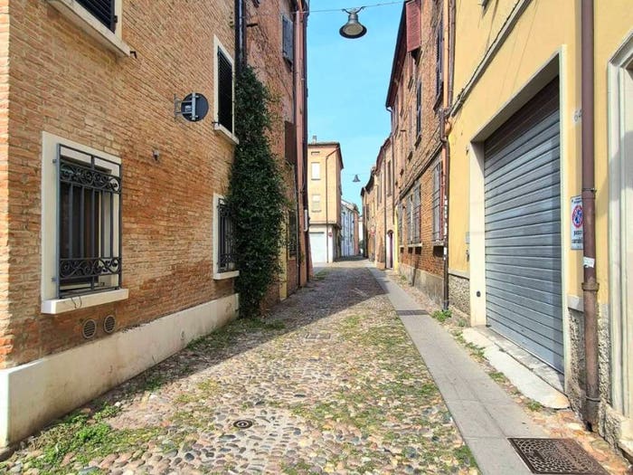 Appartamento con 5 locali in vendita in Via Capo Delle Volte, Centro Storico, Ferrara