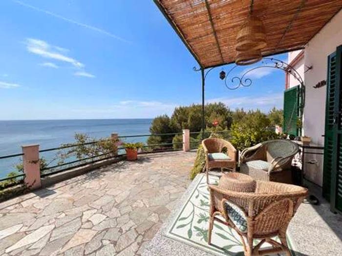 Appartamento trilocale in vendita in Strada Della Selva, Finale Ligure