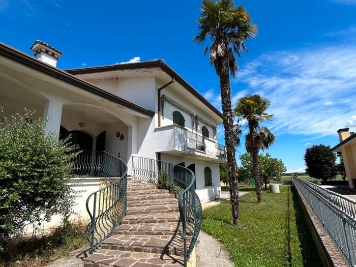 Casa con 6 locali in vendita in Via Perarolo, Merlara