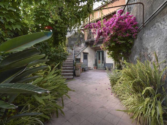 Casa con 6 locali in vendita in vicolo Lo Giudice, Centro, Mascalucia