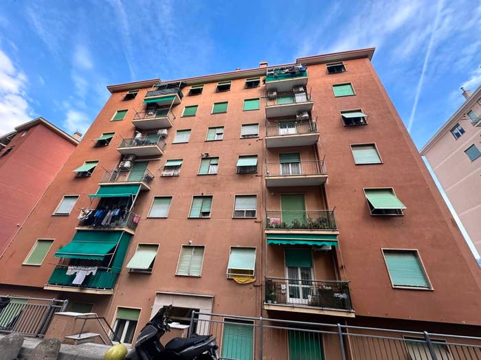 Appartamento quadrilocale in vendita in Marassi, Genova