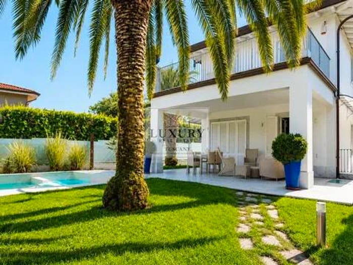 Casa con 6 locali in vendita in Via Gente Di Mare SNC, Vittoria Apuana, Forte dei Marmi