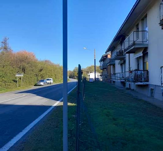 Appartamento trilocale in vendita in Via milano, Angera