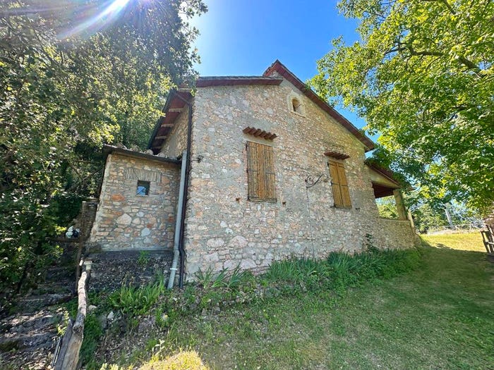 Casa trilocale in vendita in Vocabolo Tripozzo, Arrone