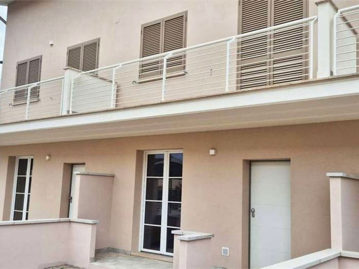 Casa con 6 locali in vendita in Centro, Montale
