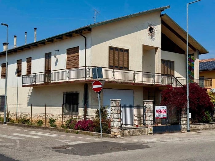 Casa con 5 locali in vendita in Via Zara, Centro, Lonigo